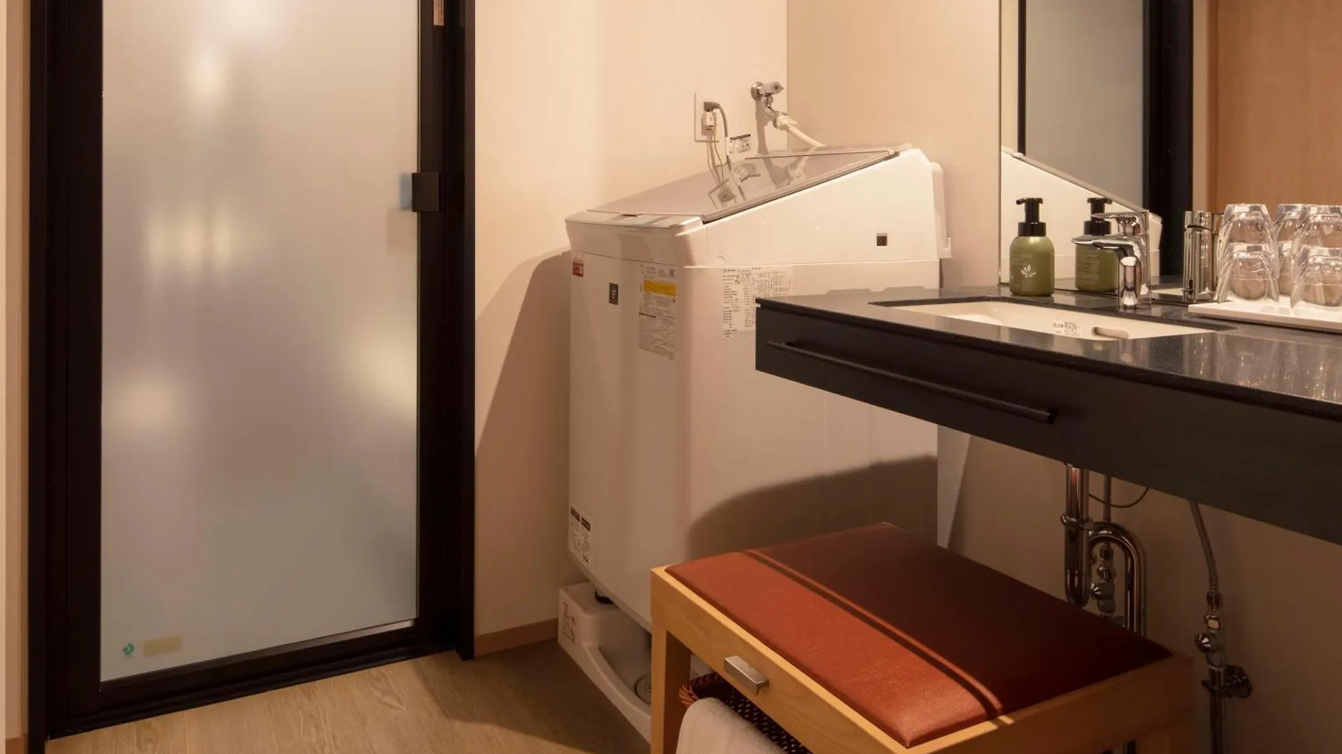 Tokyu Vacations Osaka Midosuji Hotel 4*,